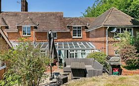 Lodge Farm - Stunning 3 Bed With Large Garden!
